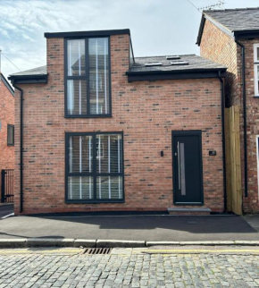 Pilgrim House by Phoenix Collection